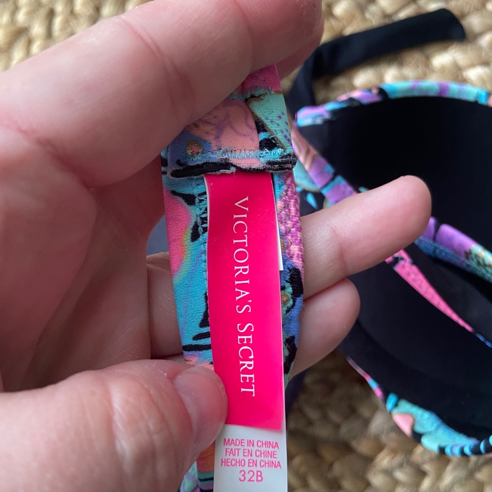 Victoria’s Secret Swim Bikini Top - Picture 5 of 5